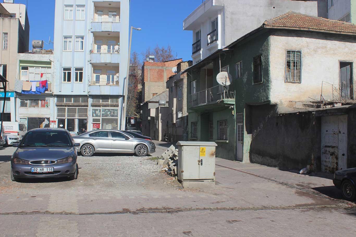 "Mahalle sakinleri yetkililerden hizmet bekliyor"